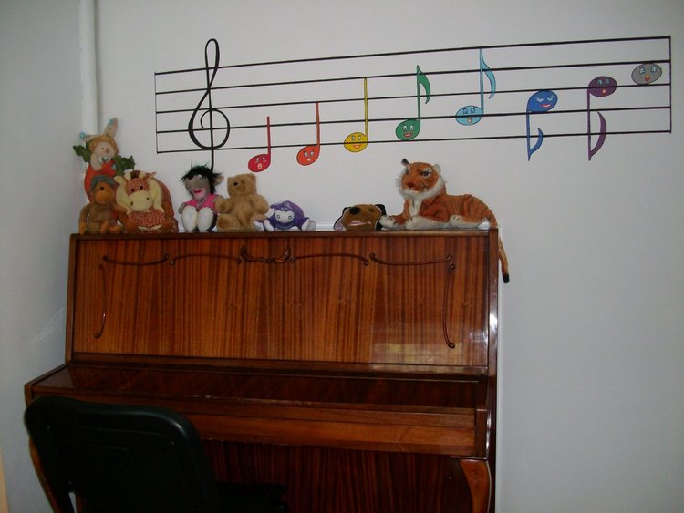 В смолянската библиотека откриха Вълшебна стая на приказките за ранно четене, в нея ще играят деца до 6 годишна възраст 