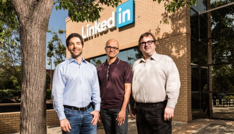 Microsoft купува LinkedIn