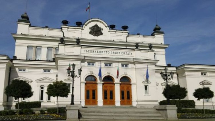 Парламентът разглежда промените в Изборния кодекс