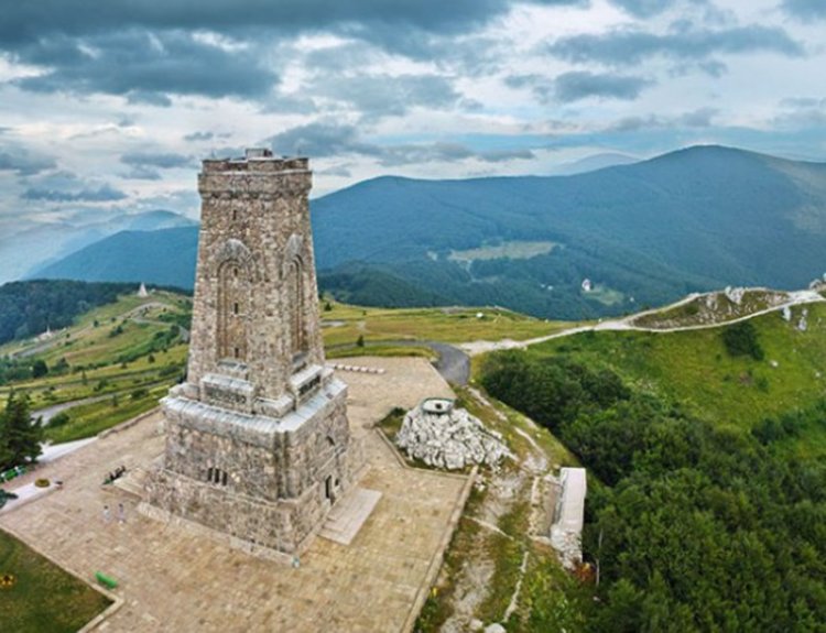 Концерт събра 52 000 лв. за паметника на Шипка