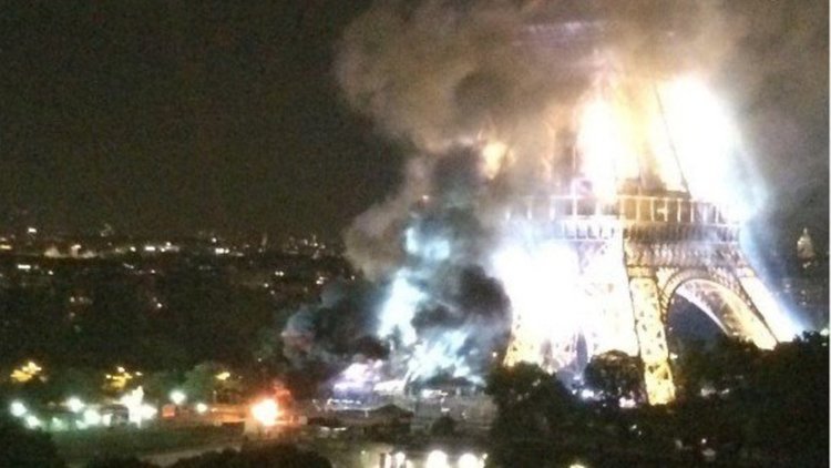 Камион с фойерверки избухна в пламъци под Айфеловата кула 