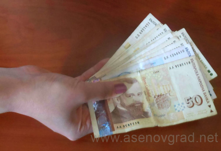 58-годишната Нина на съд, изтеглила 10 бона с чужда карта от банкомати в Пловдив и Асеновград