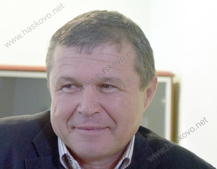 Горското в Баните засипано с актове, един уволнен дисциплинарно