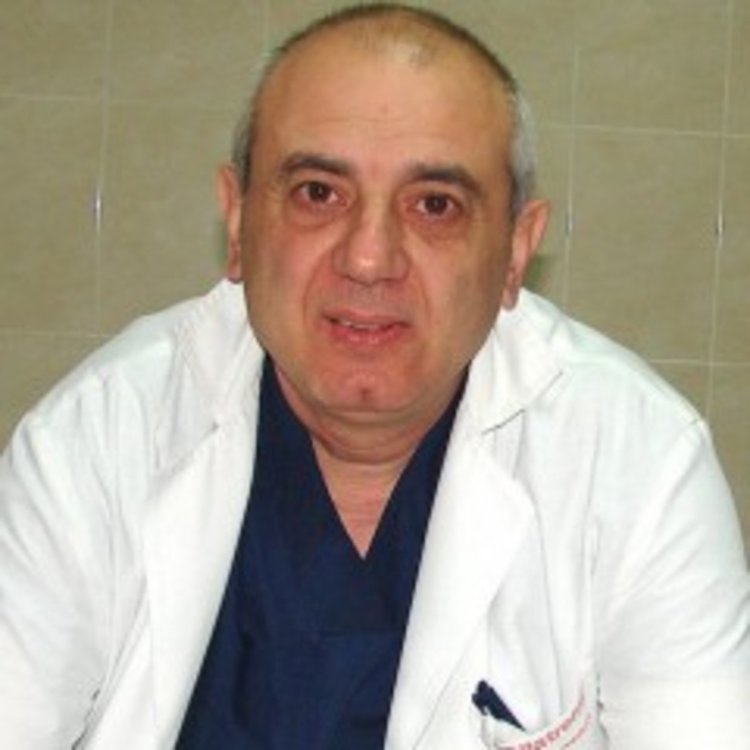 Второ обвинение за лекаря, практикувал с фалшива диплома