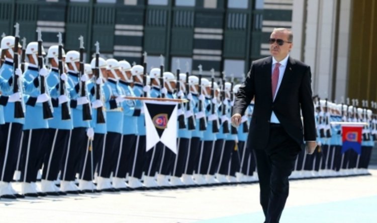 Турските власти издадоха заповед за ареста на Хакан Шюкюр