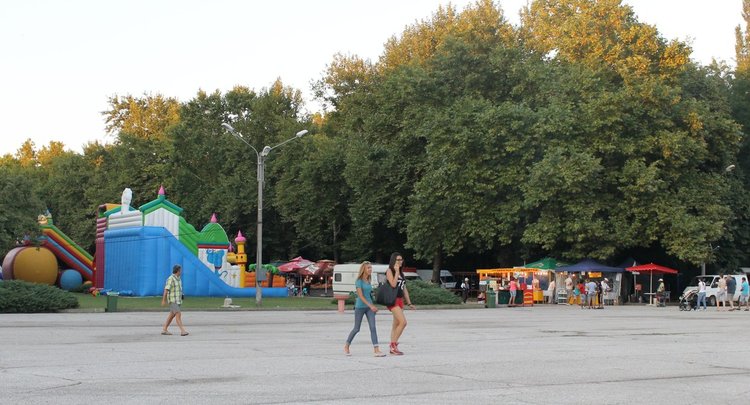 Пръскат срещу комари и кърлежи в парк "Марица" заради празника на града