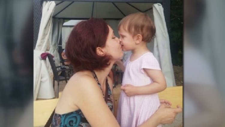 Майка продължава да се бори за детето си, отвлечено от съпруга й  