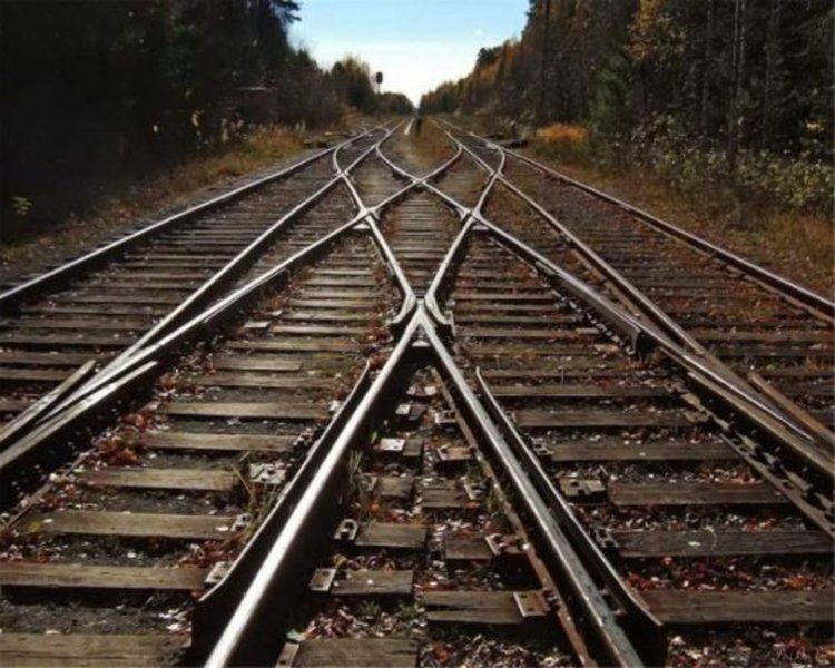Влаковете за Сърбия са отменени, товарни вагони излязоха от релсите