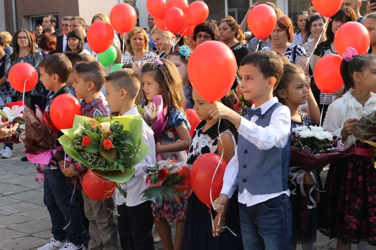 64 първокласници прекрачиха прага на СУ "Любен Каравелов"