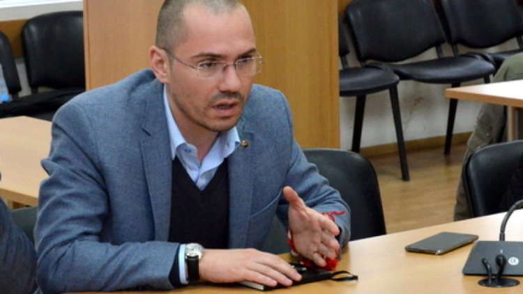 Изнесете всички бежанци на граничната бразда, настоя Джамбазки