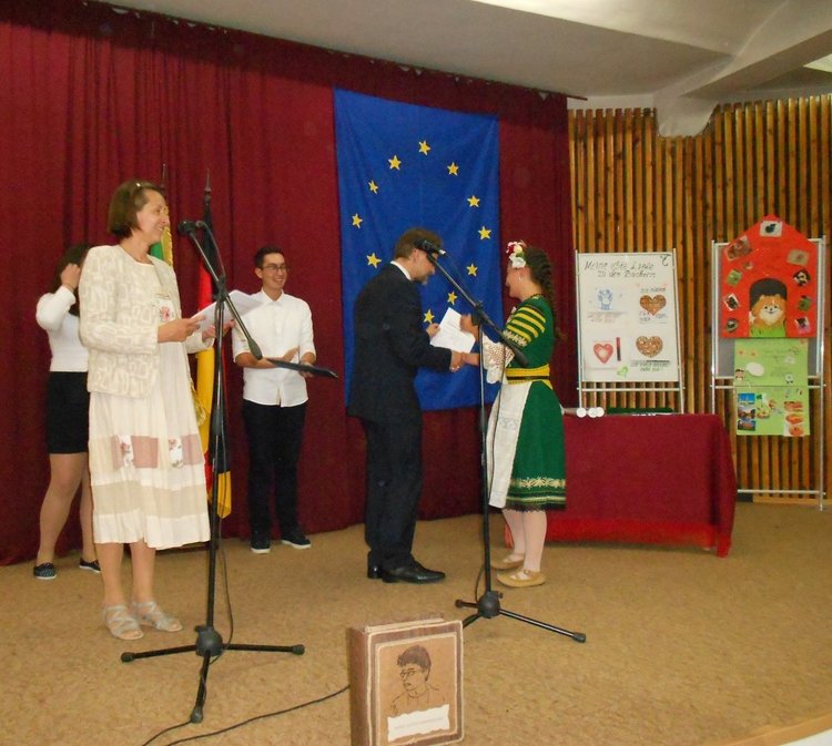 Връчиха Немски дипломи на 21 ученици от ГПЧЕ "Иван Вазов" в Смолян
