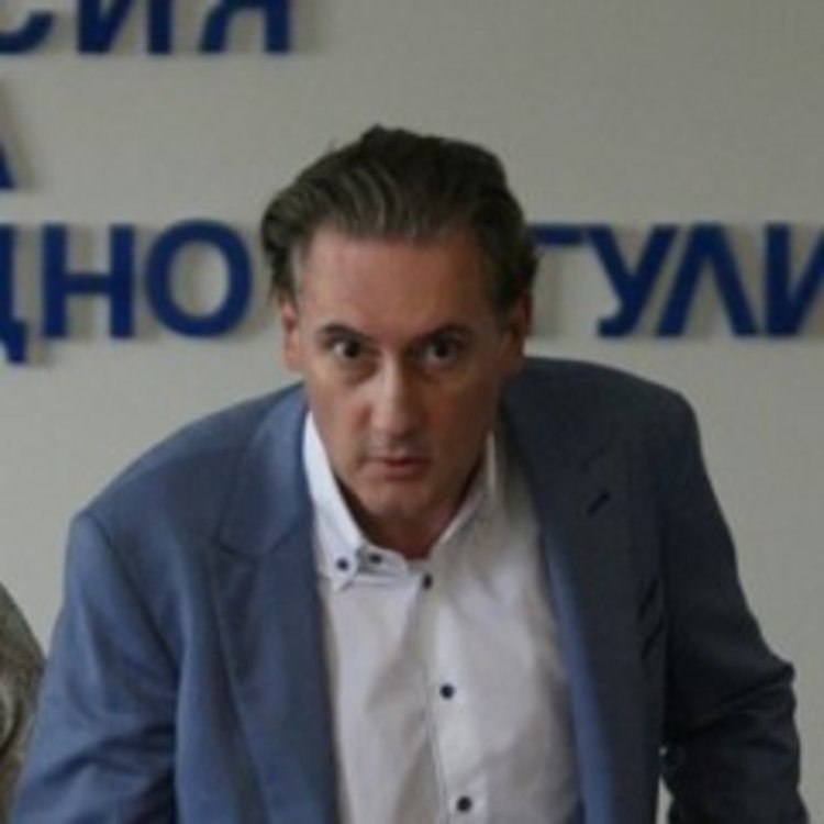 Бизнесът не търси висшисти, а шлосери и механици