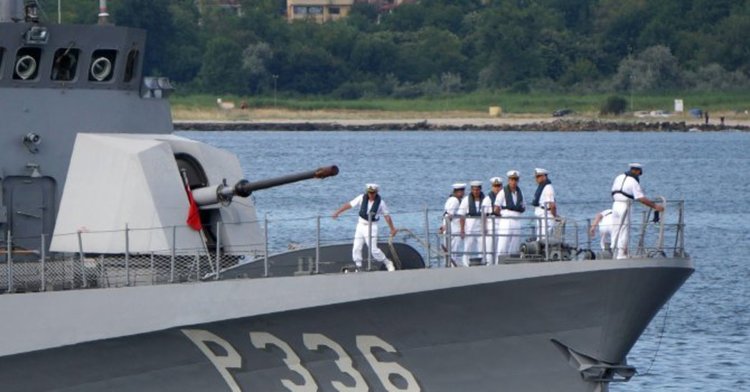 Американският ескадрен миноносец ”Карни” влезе в Черно море