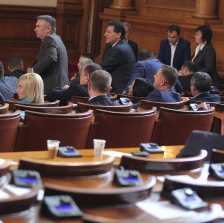 Парламентът прие окончателно промените в Изборния кодекс