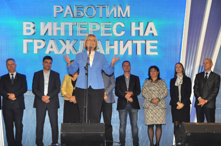 Цецка Цачева: Хасково е първенец по брой сгради за саниране в страната