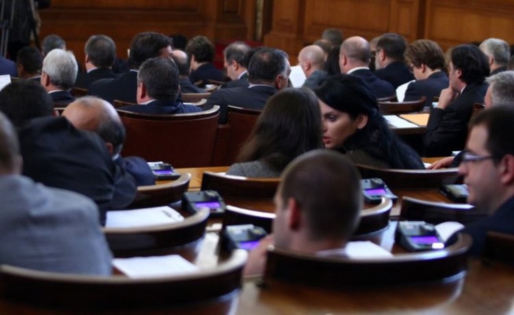 Депутатите промениха правилата за автомобилни превози
