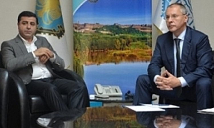 Станишев: Ердоган гази конституцията, която яростно бранеше