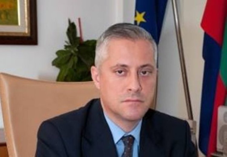 РБ минус ДСБ подкрепя Цачева на балотаж