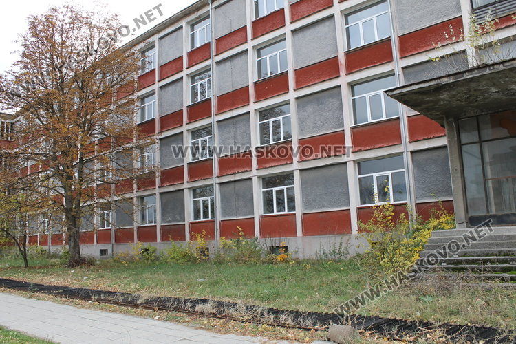 Падна оградата на Професионалната гимназия в Димитровград