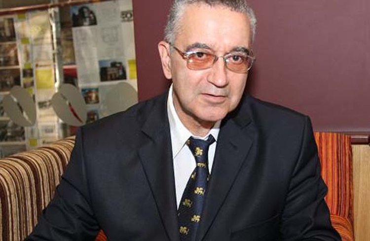 Д-р Тотко Найденов представя новите си книги в Смолян, разказва за лекарски забежки и любовни авантюри