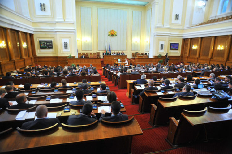 Депутатите обсъждат парите за догодина