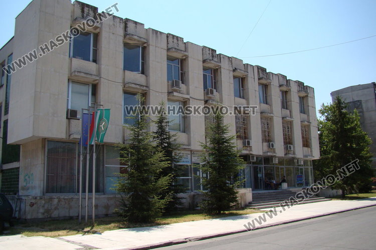 Търсят служители в пощенските станции в Черногорово и Злато поле
