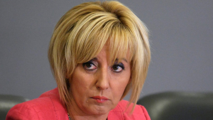 Манолова се обяви против депутатски предложения за арбитражите