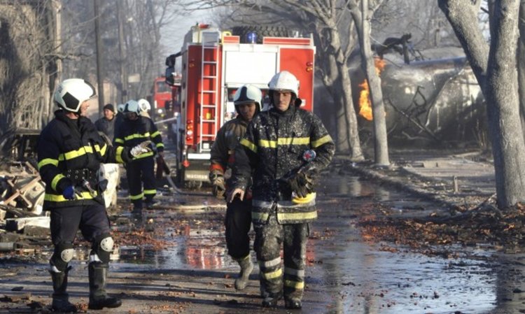 Първите доброволци влизат в Хитрино, за да разчистват