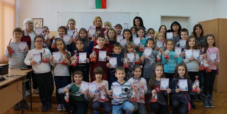 Отличиха алековци, победители от състезанието "Аз рисувам"