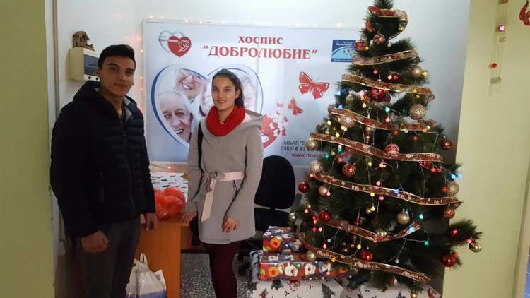 Кърджалийци с инициатива „Сготви за баба” в хоспис „Добролюбие”