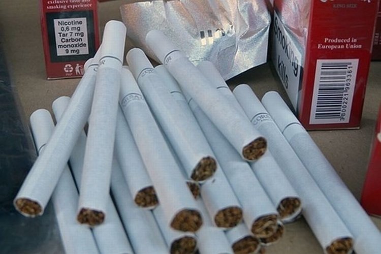 Условна присъда за дядо, въртял незаконна търговия с цигари