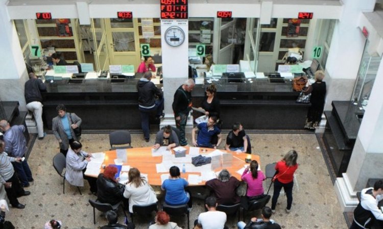 Данъчен ентусиаст: Първата подадена декларация – в 0:19!