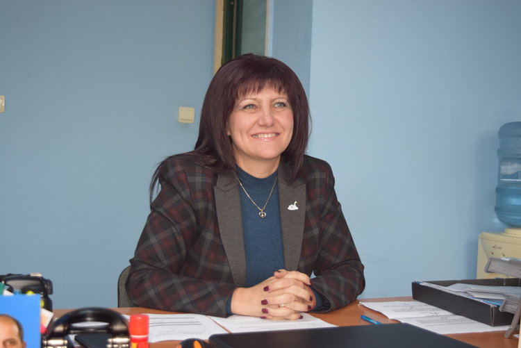 Караянчева:Хасан Азис подписва договори за саниране без покритие
