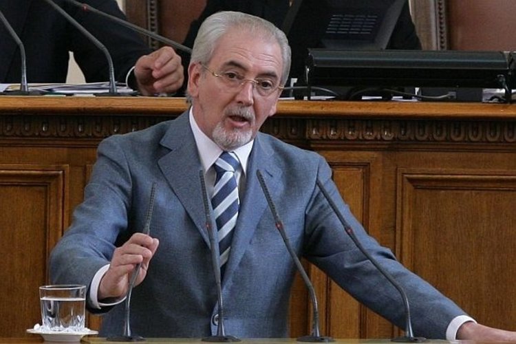 Местан нападна Радев за неуважение към мюфтията