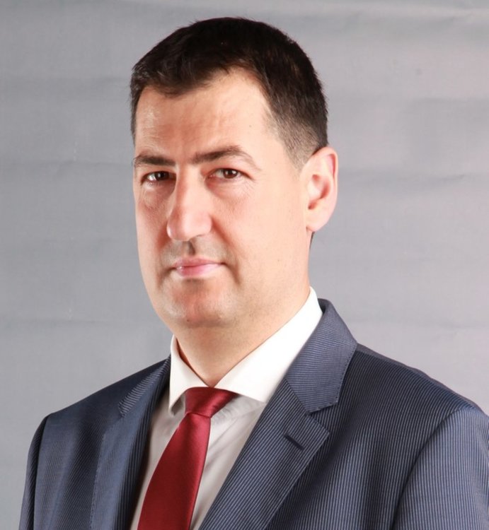 Иван Тотев обжалва отстраняването си от длъжност днес