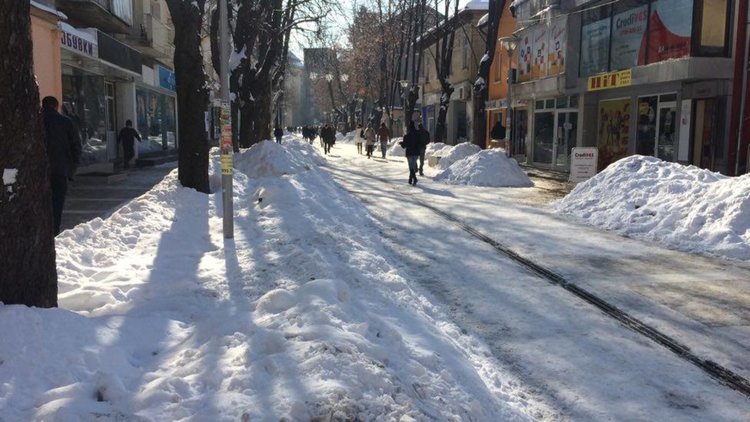 Облачно, през деня видимостта ще се подобрява