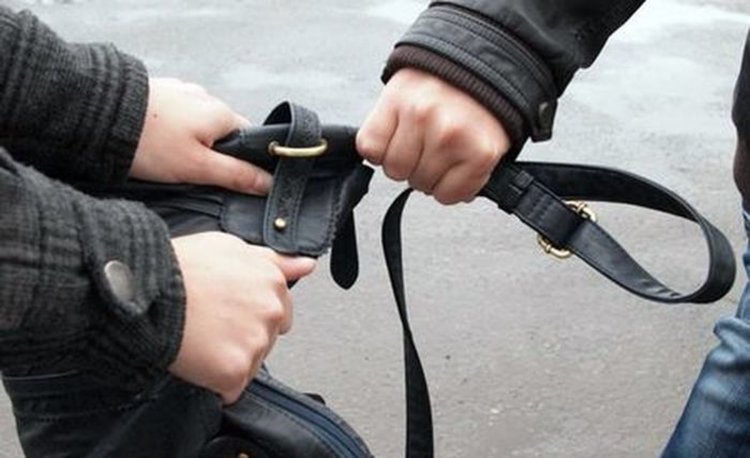 Спипаха млад мъж,ограбил възрастна жена в Кърджали