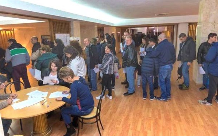 Пак ще има опашки на изборите в секциите в чужбина