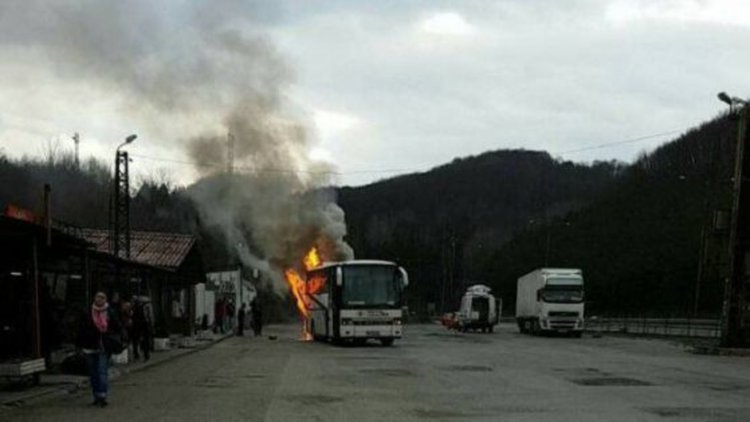 Автобус с 20 пътници пламна в тунел на "Тракия"