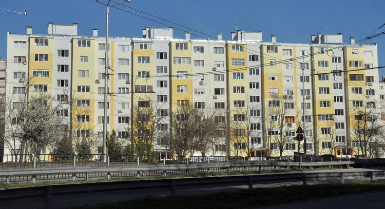 Откриват първия саниран блок в Хасково днес