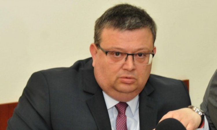 Цацаров: Блокадата на границата няма как да се толерира
