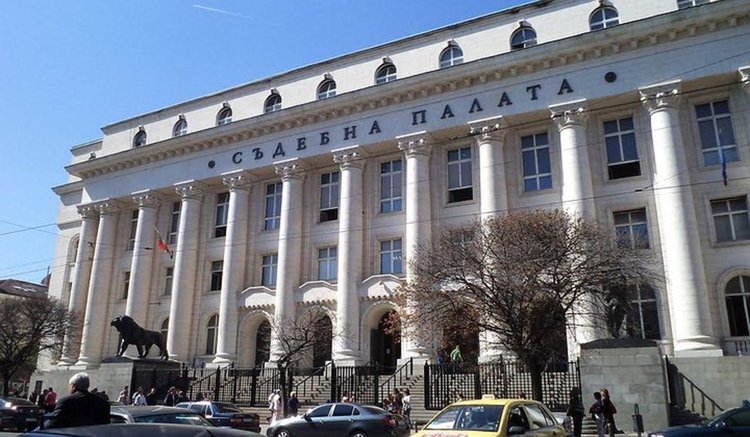 Обвиниха здравния министър за оказване на натиск, наказанието е до 5 г. затвор