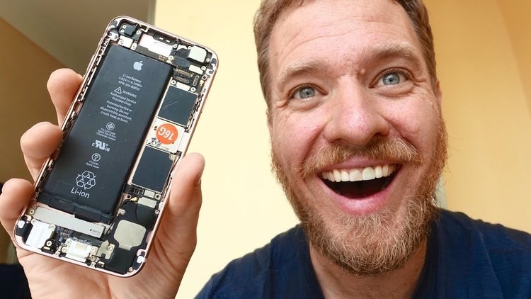 Как си направих сам iPhone - в Китай (видео)