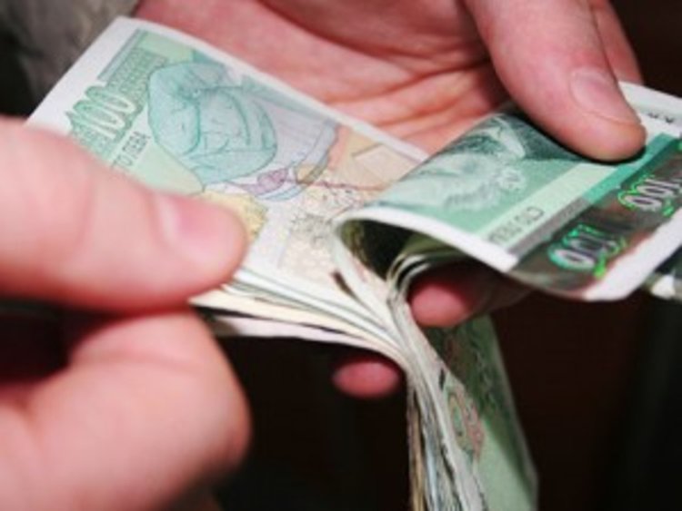 ЧСИ остави бременна жена без пукнат лев заради бърз кредит от 600 лева