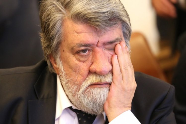 Интелектуалци и артисти искат оставките на Вежди Рашидов и Боил Банов