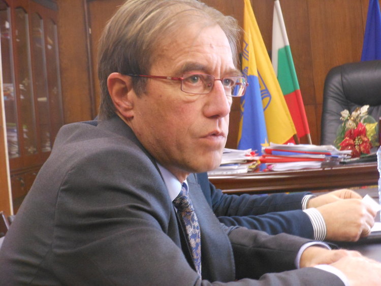 Константин Атанасов излиза в отпуск, Общината търси временно изпълняващ длъжността на главен архитект