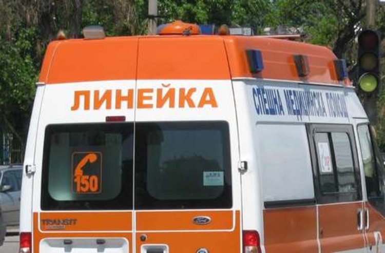 Изхвърлиха мъж от линейка, защото не си плащал осигуровките и нямал документи