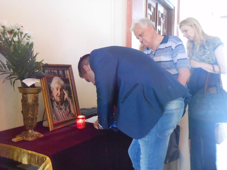 "Един живот в пет тетрадки" - премиера в родния Асеновград на ръкописите на Надя Тодорова