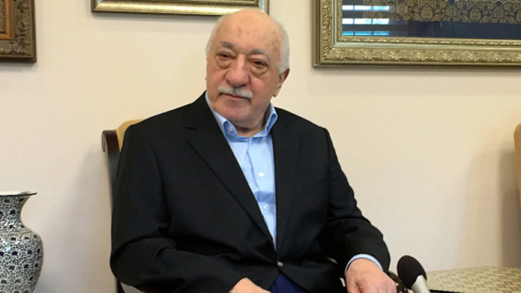 Спрете лова на вещици, призова Гюлен турските власти