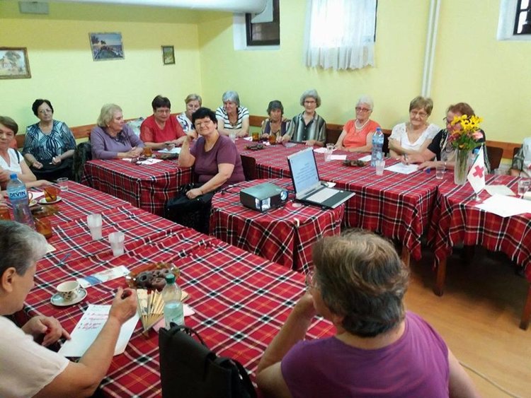 Възрастни хора обсъдиха свои проблеми с представител на БЧК